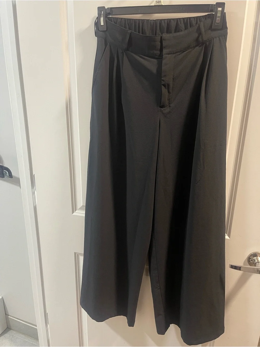 ALO Yoga Women’s Wide-Leg Dress Pants in Black